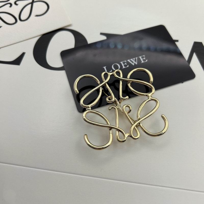 Loewe brooch 01lyw14